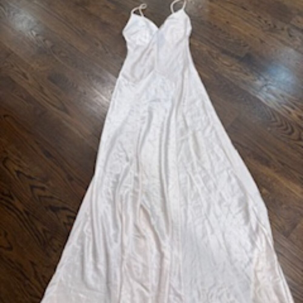 Like new Zara viscose long gown pearl color sz XS/ S
